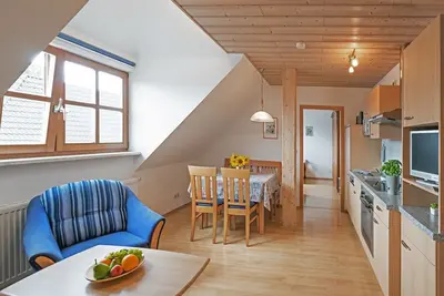 Image de 70m²-grand et moderne appartement meublé