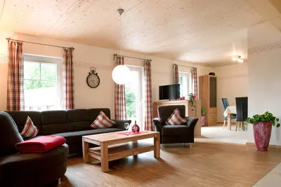 Image de Séjour confortable avec terrasse privée.