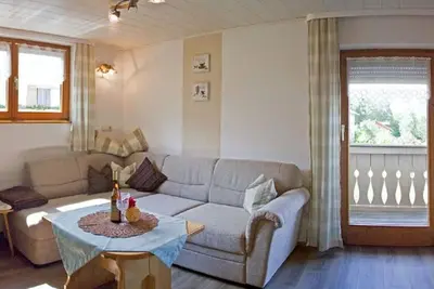 Image de Appartement confortable avec une chambre séparée