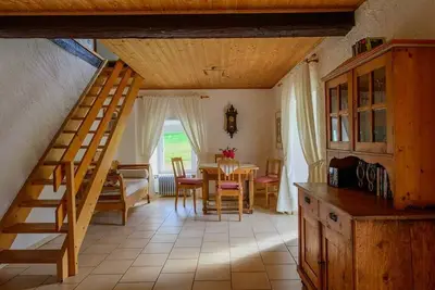 Appartement entouré de bois, de prairies et de ruisseaux