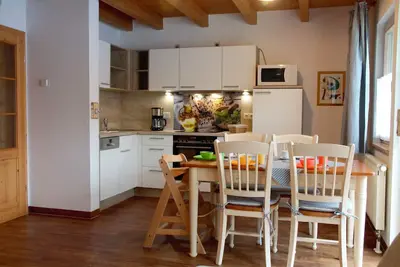 Image de Cottage (80 m²) avec grande cuisine et balcon en milieu rural