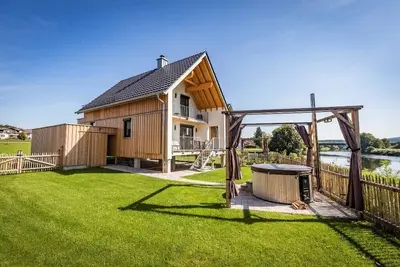 Image de Chalet confortable sous la pluie avec terrasse privée