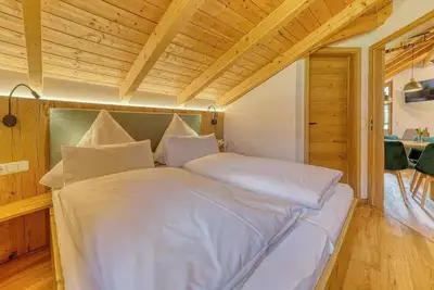 Image de Appartement confortable avec terrasse privée pouvant accueillir jusqu'à 5 personnes