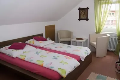 Appartement lumineux (100m2) avec jardin et sauna dans la maison