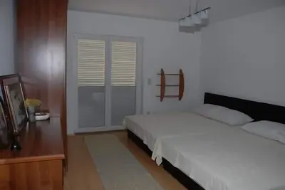 Image de Appartement de vacances Povile pour 1 - 10 personnes avec 3 chambres à coucher - Maison de vacances