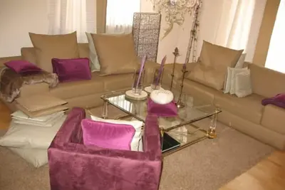 Image de Appartement de 90 m² au premier étage avec poêle en faïence