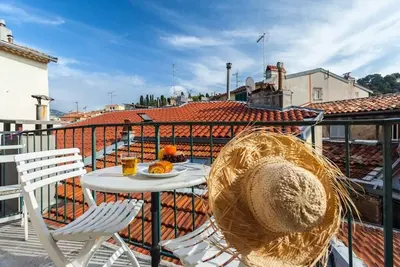 Image de Appartement 3 chambres Vieux Nice. Balcon, ascenseur, calme