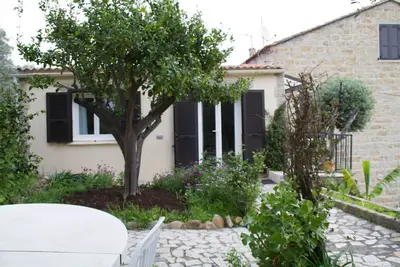 Image de Maison offrant 2 appartements pour votre Usage Exclusif à 4 klms des plages