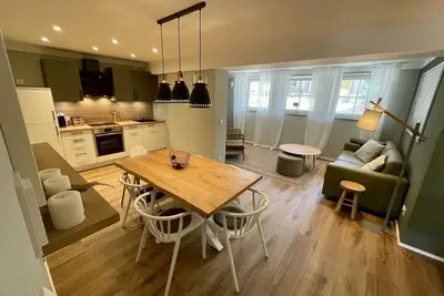 Image de Appartement élégant et joliment meublé