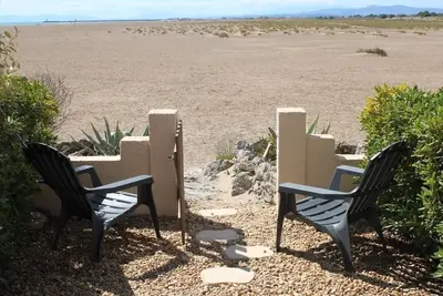 Image de Vue mer et montagne appartement 4 personnes sur la plage Ă Gruissan les Ayguades