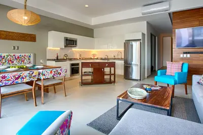 Image de Condo charmant et élégant au Loft 268<br> Gym, piscine, vue sur l'église