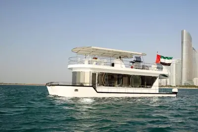 Image de Yacht The HouseBoat Mermaid / Burj Khalifa Voir