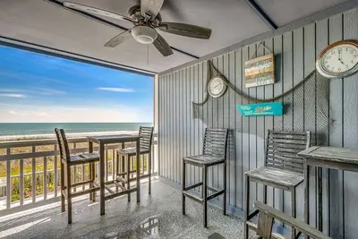 Image de Tarifs Spéciaux de mai et D'été! Nouveau Chez Rental Oceanfront Condo, Parfait Pour une Escapade en Famille