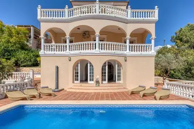 Image de Belle maison de vacances privée avec climatisation, Wifi, piscine privée, Tv, patio et parking