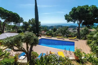 Club Villamar - Grande villa authentiquement espagnole pour 8 personnes. La villa confortable sit. . .