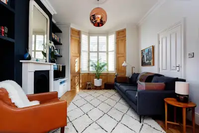 Image de Chich 3 Br dans l'est de Londres avec jardin, Ă 25 minutes de Soho (Veeve)