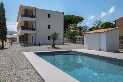 Image de Bel appartement pour 4 personnes avec piscine, climatisation, Wifi, Tv, terrasse et parking