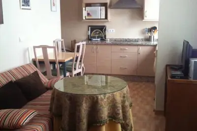 Image de Immeuble trés bien localisé. 4\/5 persons. 3 chambres