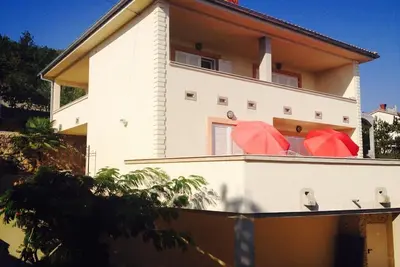 Image de Appartement de vacances Novi Vinodolski pour 1 - 8 personnes avec 3 chambres à coucher - Appartement