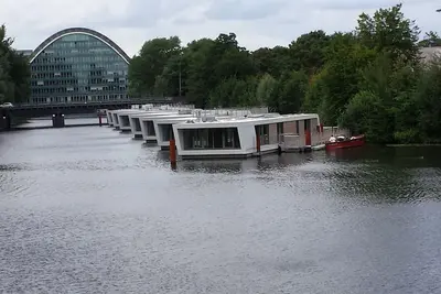 Image de Péniche de luxe au centre de Hambourg avec une vue dégagée