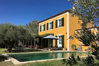 Image de Bastide provençale au calme près de Montpellier
