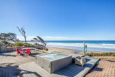 Image de Superbe front de mer avec accès à la plage privée, salle bonus et bain à remous