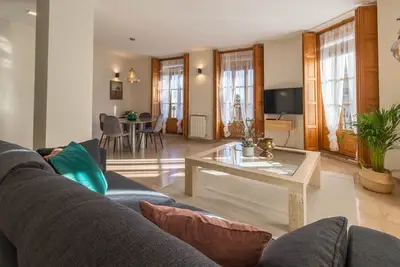 Image de Notre charmant Penthouse avec terrasse privée sur le toit!