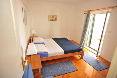Image de Appartement de deux chambres avec la terrasse et la vue sur le mer Sutivan, Brac (A-16846-b)