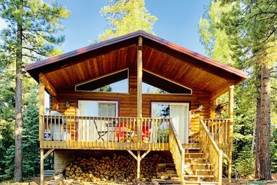 Image de Sunny Log Cabin Near Zion & Bryce Ă Duck Creek Village avec Wi-Fi