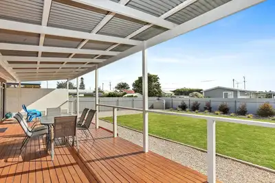 Image de Sa Holiday House: 'Vues sur les dunes de Simpson'