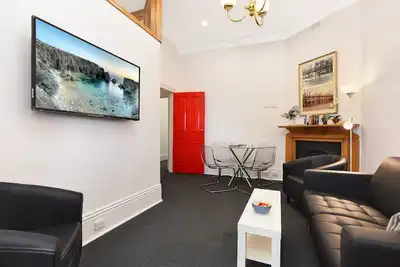 Image de City Apartment @ Cecil Mansions + WiFi + Parking