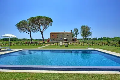 Image de Villa dei Vini - Ferme avec piscine à Cortona, Toscane.