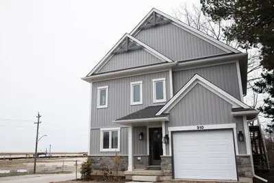 Image de Cottage nouvellement construit près de la plage! (Niveau inférieur)