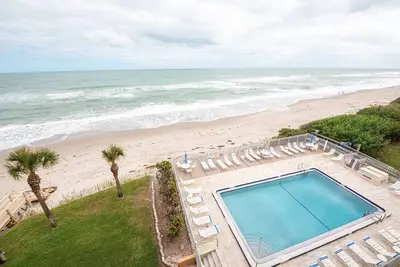 Image de Location de vacances en bord de mer, vue magnifique depuis le balcon du 5ème étage.