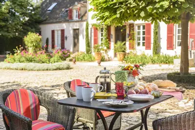Image de Loft lumineux avec terrasse sur cour privée dans un domaine de charme de 1740