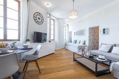 Image de Joli 2 Pièces Vieille Ville – Vue sur les jardins