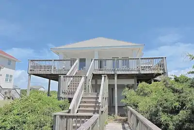 Image de Maison en bord de mer avec une vue imprenable sur l'océan!