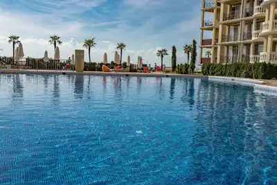 Image de Andalucia Beach Hotel - Appartement de luxe à côté de la mer.