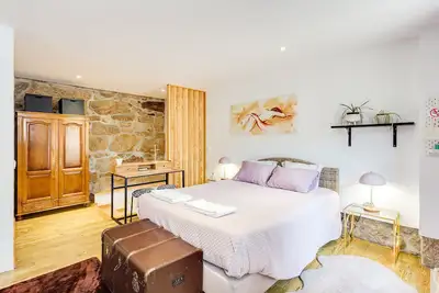 Image de Home, de Julieta, suite, dans le parc de la ville de Penafiel - Porto