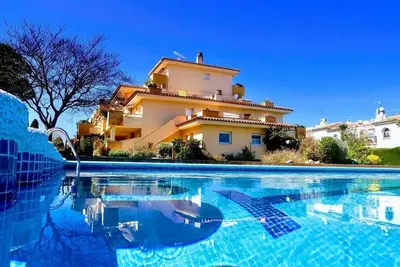 Image de À part jardin de luxe avec accès direct, piscine, 300 m plage, L'Escala