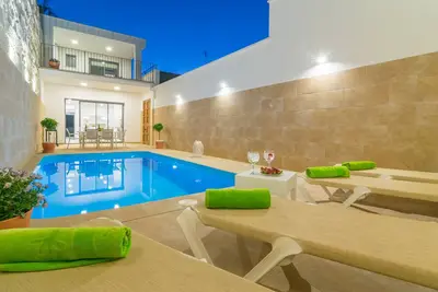 Image de Can Serra -Modern townhouse with private pool. Free WiFi