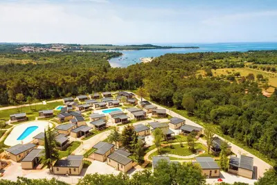 Image de Bel appartement dans une maison de vacances avec Wifi, climatisation, piscine, Tv et terrasse