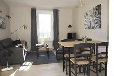 Image de Appartement coeur du village avec jardin\/jacuzzi et local vélo\/moto wifi gratuit