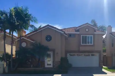 Image de Récemment rénové et convivial famille spacieuse maison dans la belle Laguna Niguel