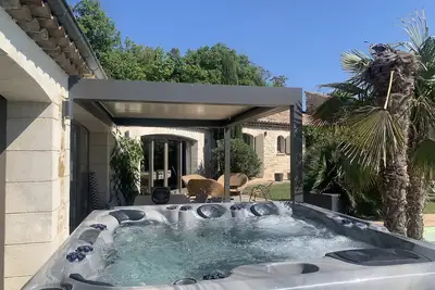 Image de Villa en pierres en Drôme avec piscine et jacuzzi