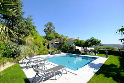 Image de Villa vue sur mer avec piscine Ă Ste Maxime!