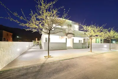 Image de Villa sereine à Seline avec piscine privée