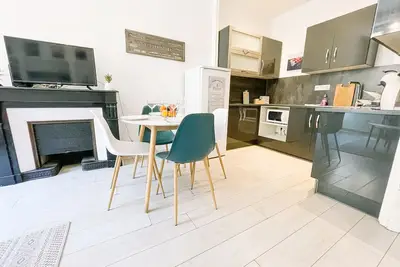 Image de #B3 | Light Pink |T2 proche Jaurès, Estacade | Lumineux 🦩