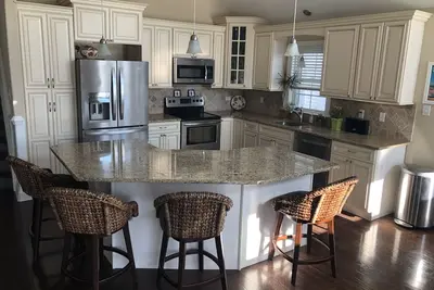 Image de Magnifique, 5 Br 3. 5 salles de bain au coeur du centre-ville historique d'Ocean City