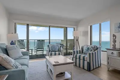 Image de Condo de grande hauteur en bord de mer, situé au centre de Emerald Isle